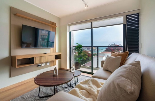 Geko : Ocean Line 2BR w/panoramic view