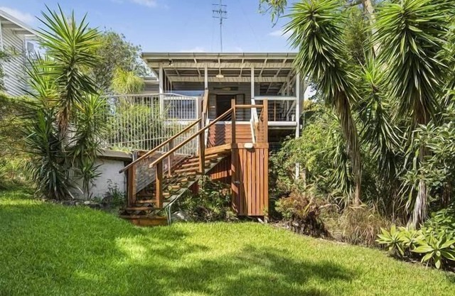 Gentle Shores is a charming 3-bedroom cottage located in a breathtaking setting.
