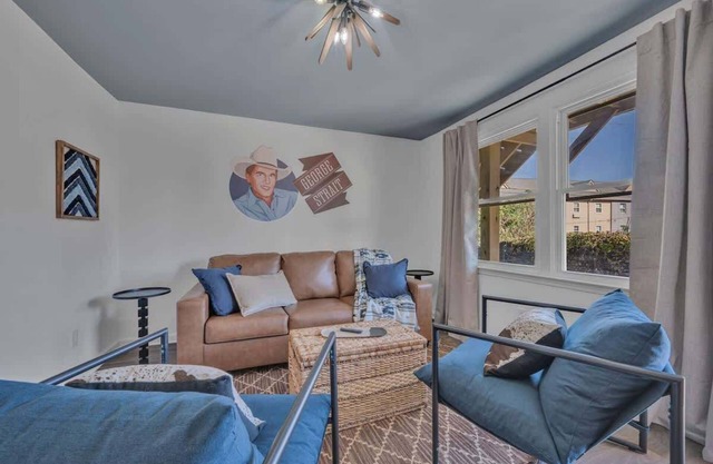 George Strait Themed Apartment!