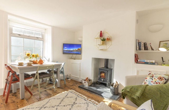 Gerrys Cottage., Quaint 2 Bedroom Cottage, Few Mins Walk to Brixham Harbour