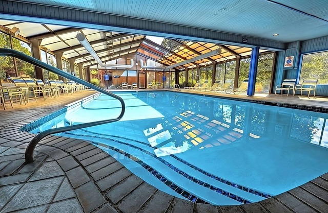 Get Ready for Adventure! Pool, Free Parking, Pet-Friendly, Near Hollinshead Park