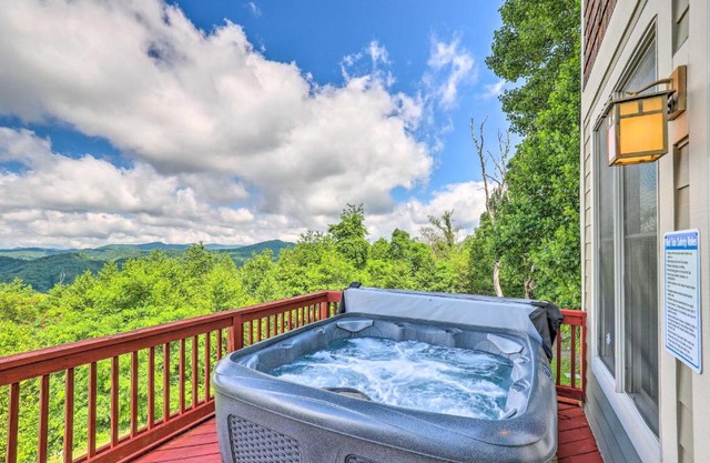 Getaway Chalet in Mars Hill with Hot Tub and Views!