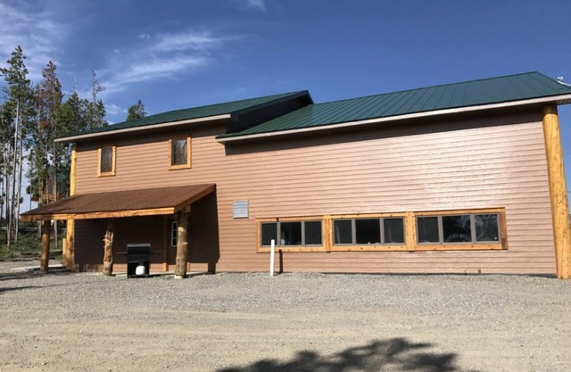 Getaway From it All on Top of the World (larry)