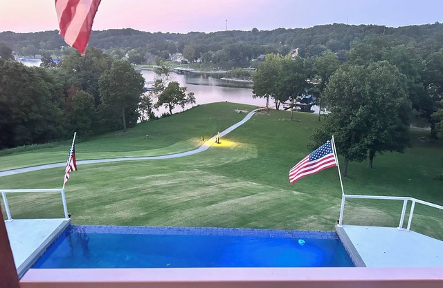 Giant 5-bedroom luxury 4-acre Estate in Woodard Hollow in Grove, OK