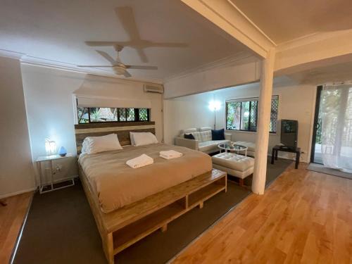 Gin's Rainforest stay -pet friendly