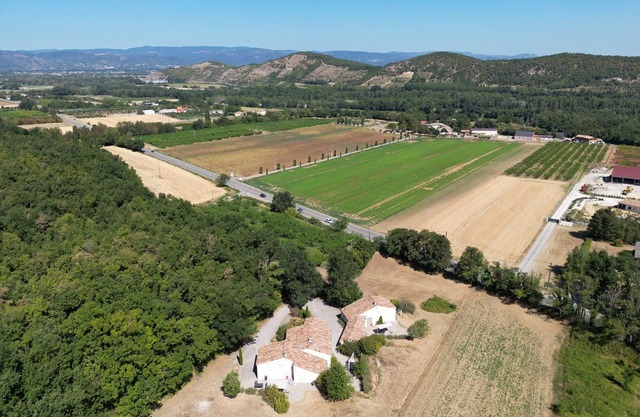 Gite 5 prs. 2 cbres. swimming pool. Drôme Center ideal for discovering Drome and Ardéche