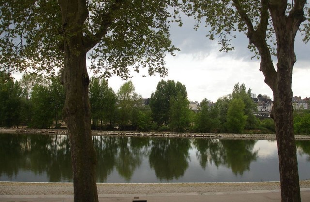 Gîte Appart "La Gabare" with view of the Loire River