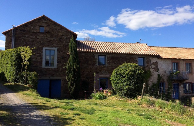 Gite Canelle, swimming pool (shared)private garden