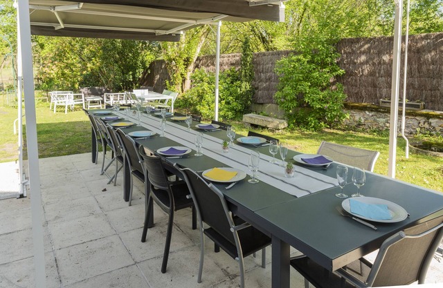 Gîte Chez Stéphanie Montbazon, 5-bedroom farmhouse in the heart of the village - 15pers