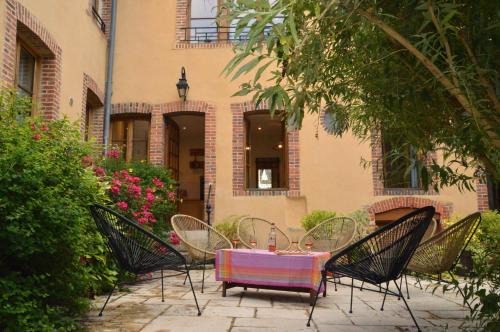 Gite de charme en Sologne, séjour en famille, jardin, rivière, jeux, nature & détente