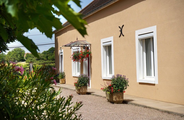 Gite de La Montagne *, near Guédelon, 2 hours from Paris