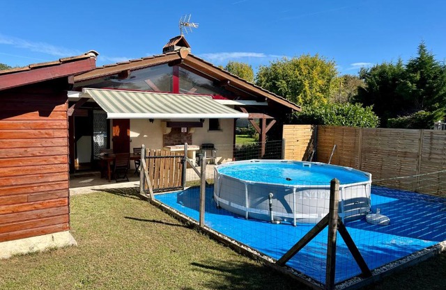 GITE DU MEDOC - Day Cruise en bateau privé, pêche en mer, et visite guidée des Chateaux du Médoc