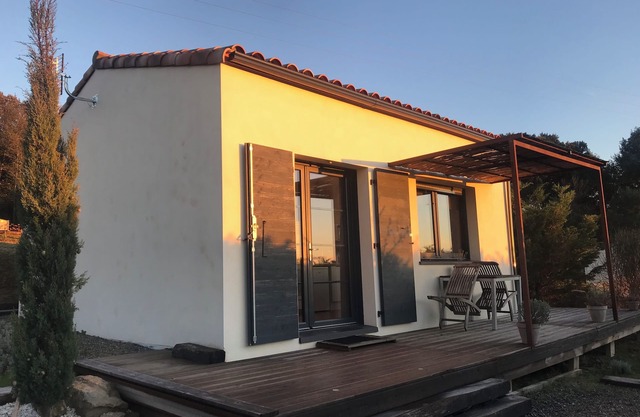 Gite for 2, in the countryside, 15 minutes from the medieval town of Carcassonne