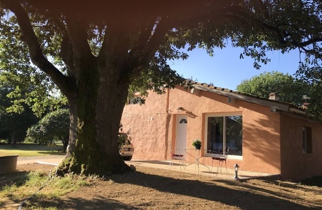 Gite for 2 with swimming pool in the Gers countryside