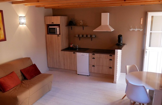 Gite in Lanas for 2 people 100m from the river Ardèche