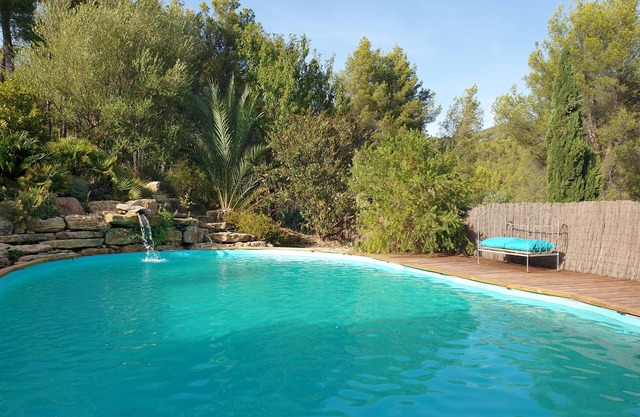 Gite in Mas Provençal, private heated pool, spa, absolute calm