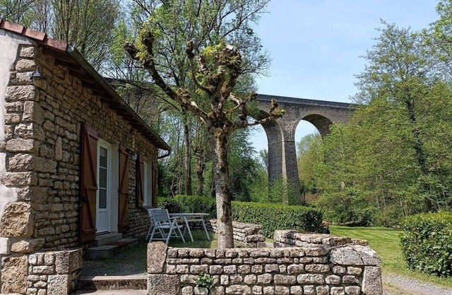 Gîte in the heart of nature by the river