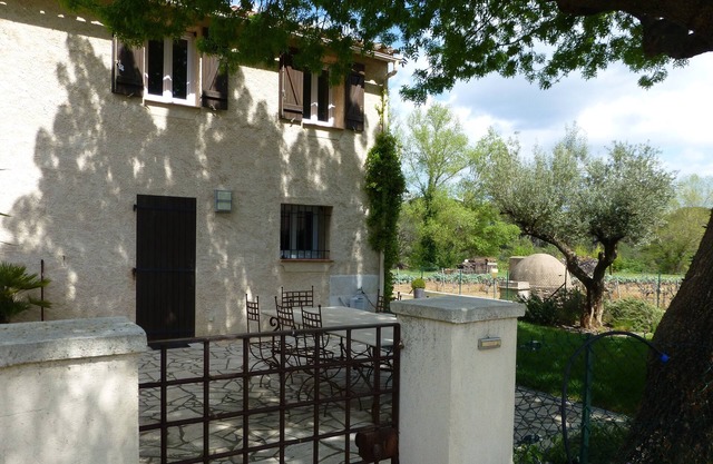 gîte in the Plaine des Maures nature reserve at the foot of the Massif des Maures