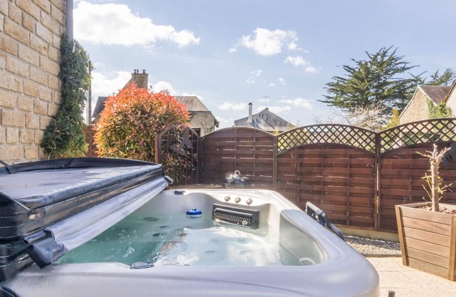 Gite Pontorson, 5 bedrooms, 10 persons