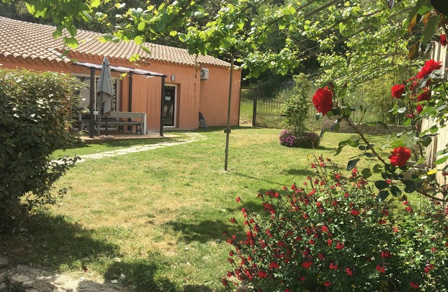 Gîte Sainte Octime - in the heart of a vineyard between the Cevennes and Camargue.