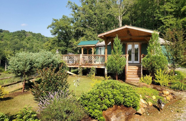 Glamping at its finest - riverfront yurt, 30-minutes west of Asheville