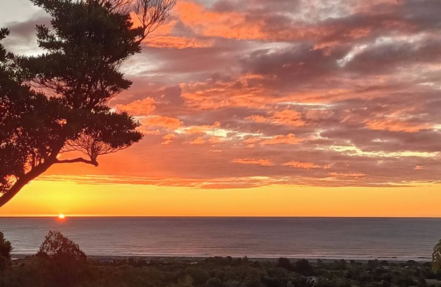 Glass Horizon - Rutherglen Holiday Home