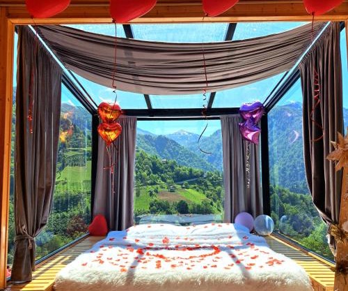 Glass House In Merisi