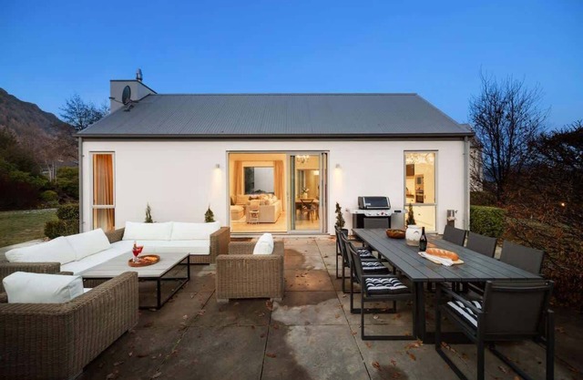 Glebe Arrowtown | Private Hot Tub | Communal pool, gym and tennis court
