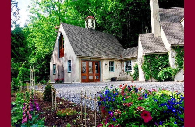 Glen Hollow: Luxury Living with Private Waterfall