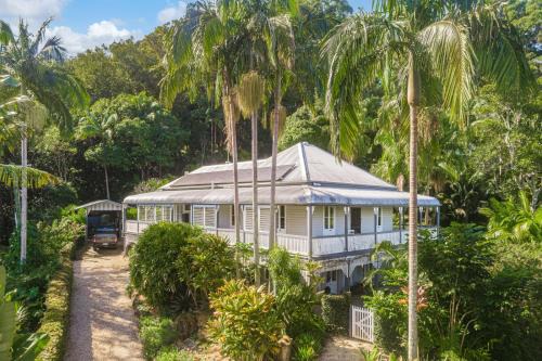 Glenelg Upstairs Residence