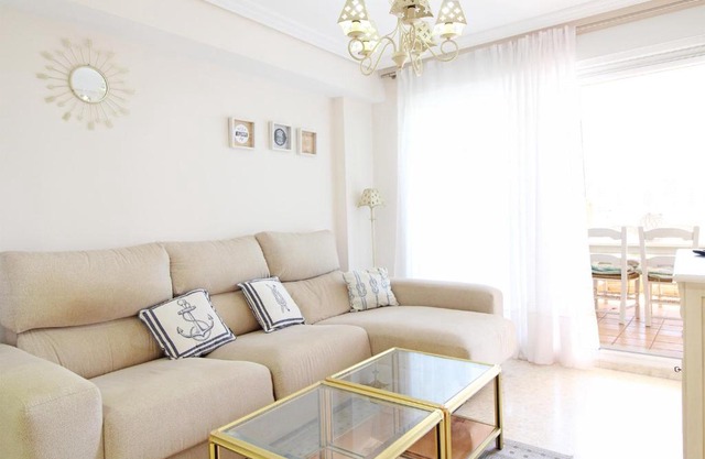 Global Properties, Ático con terraza y piscina en playa Almardá