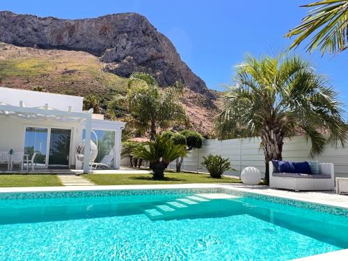 Golden Holiday 2 Ville con piscine indipendenti e separate