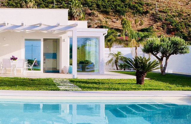 Golden Holiday Mare Villa with Pool