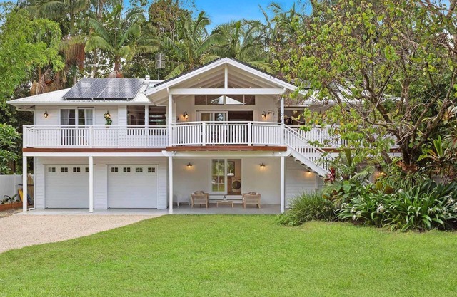 Golden Hus - spacious South Golden Beach home