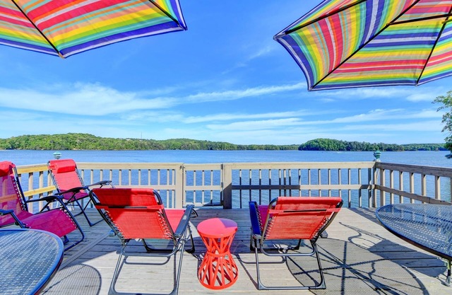 Golden sunrise, big water views, and marina a hop away