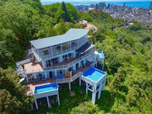 GOLDEN SUNSET BATUMI, VILLA WITH PANORAMIC VIEW AND INFINITI POOLs