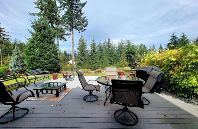 Golf Course home sleeps 6