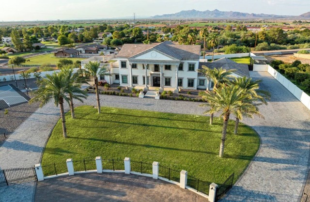 Golfer's Dream 7,000 Sq. Ft WHITE HOUSE