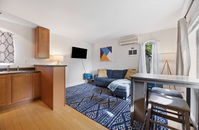 Good 2 Go at L Rancho Court