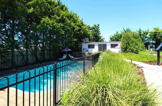 Good Times Retreat - Pool & Beach
