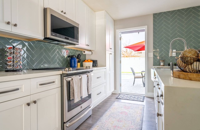 Gorgeous 4 bedroom home with a pool in Tempe