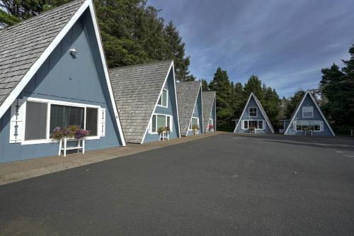 Gorgeous A-Frame by the Beach in Otter Rock, Oregon