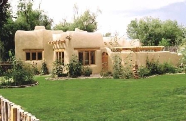 Gorgeous Architect designed Taos Adobe 1,200 Sq.Ft. Guest House Near Town Plaza