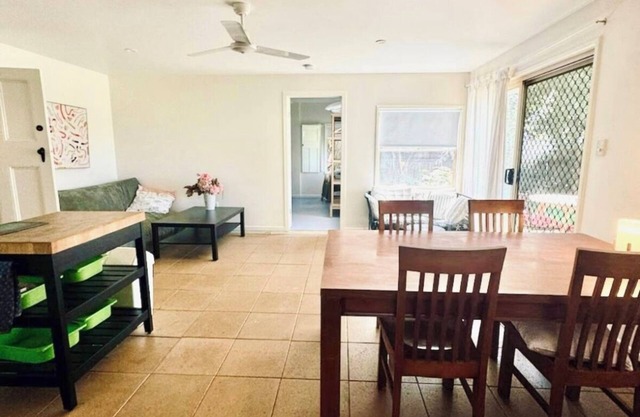 Gorgeous, comfortable and Spacious with rural view 5 min walk to Mullumbimby
