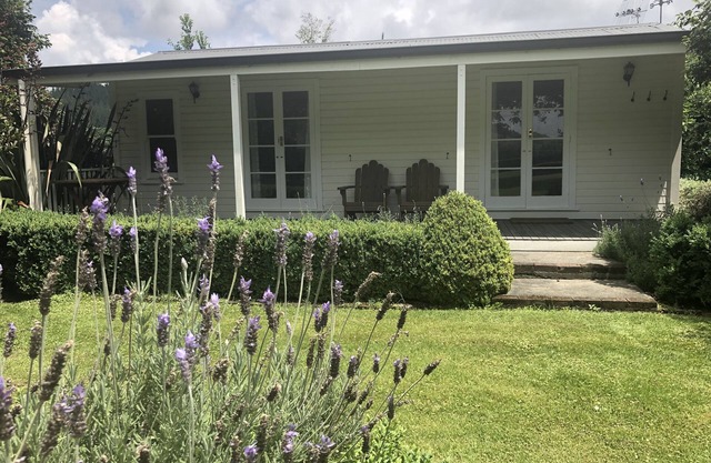 Gorgeous cottage set in spacious rural Hawkes Bay garden