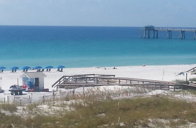 GORGEOUS Destin West Gulf 403! Great Views! Closest to Beach!FREE BEACH SERVICE!