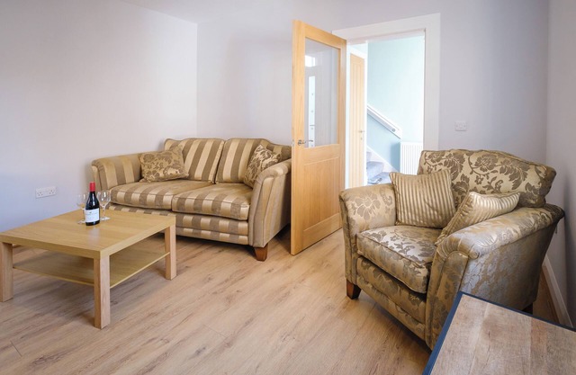 Gorgeous, fully refurbished centrally located cosy cottage