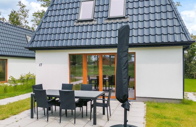 Gorgeous home in Den Oever with WiFi