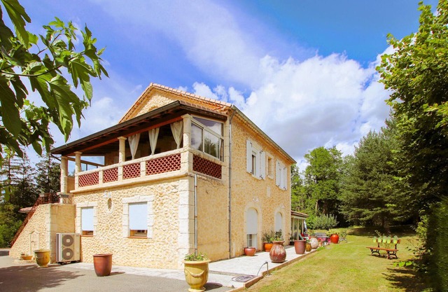 Gorgeous home in Eyguians with WiFi