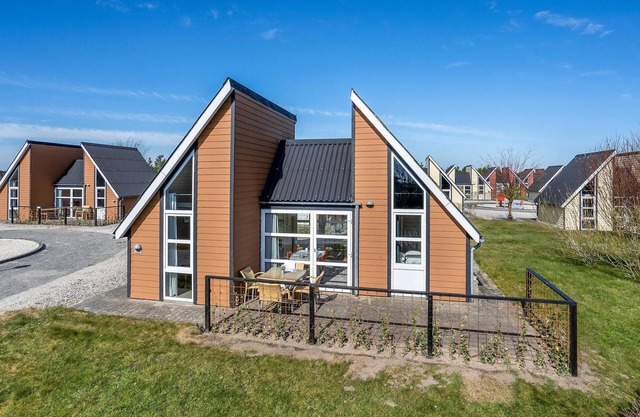 Gorgeous home in Hadsund with kitchen